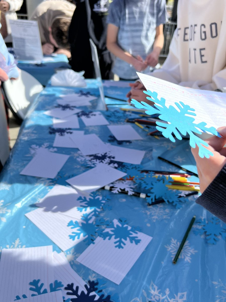 MCMS_Panthers's tweet image. Finishing up Kindness Week the best way…writing a kind note to your teacher.