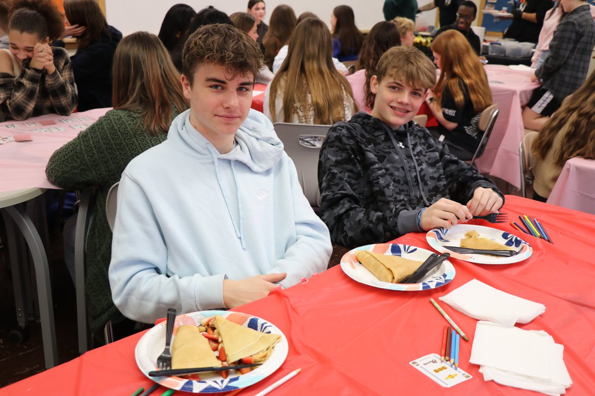 The sweet aroma of crepes filled the halls outside the French room as our special guest @themadironscafe cooked up these staples of French cuisine. It was our annual Crepes Day and students were able to sample the sweet goodies and relax with card games and coloring.