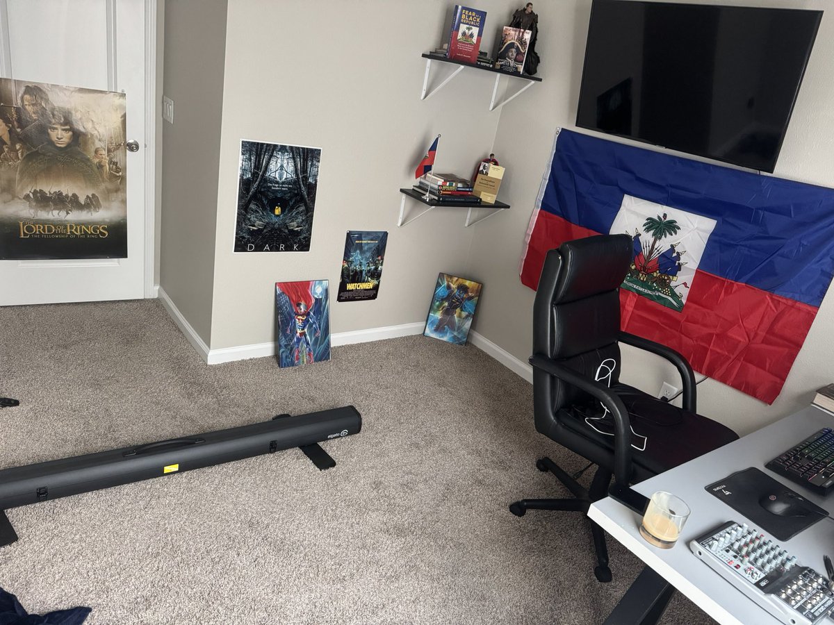 BingeZone's tweet photo. Finally finished moving &amp; setting up the new studio space! https://t.co/PwVMlQjBJl