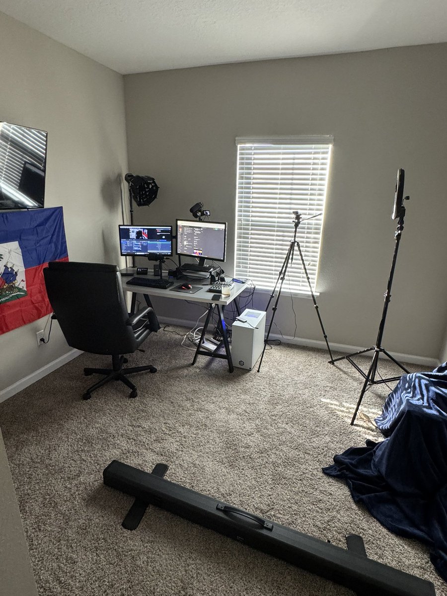 BingeZone's tweet photo. Finally finished moving &amp; setting up the new studio space! https://t.co/PwVMlQjBJl