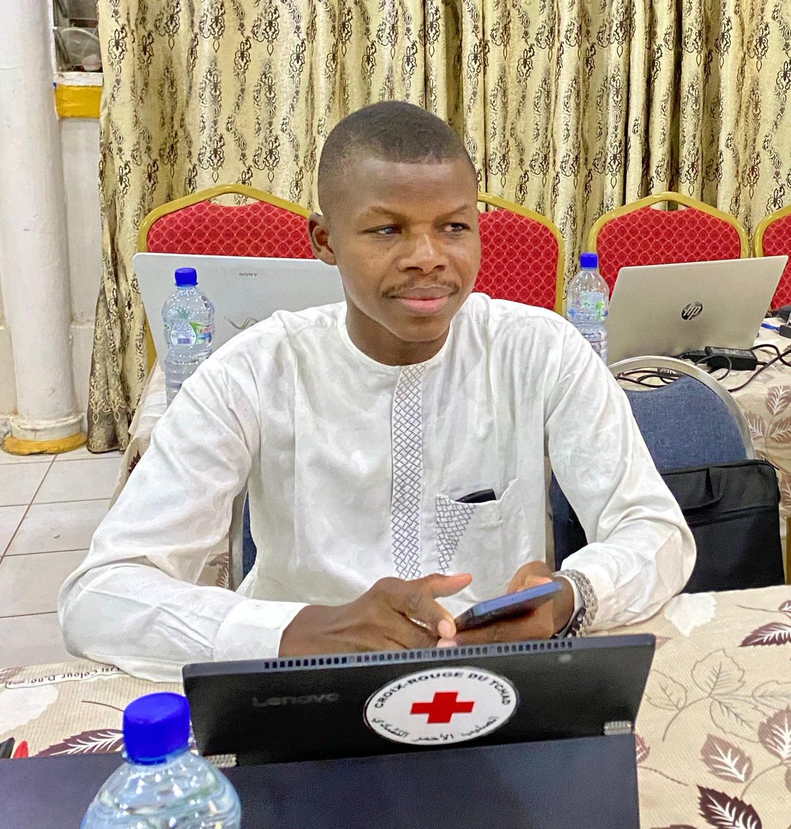 CheikhAhmat's tweet photo. S’engager dans l’humanitaire, c’est choisir de mettre son temps, son énergie et ses compétences au service des autres. C’est répondre à l’appel de la solidarité, là où les besoins sont les plus criants, et agir avec humilité pour apporter un changement réel. https://t.co/9FkJeIqVqJ