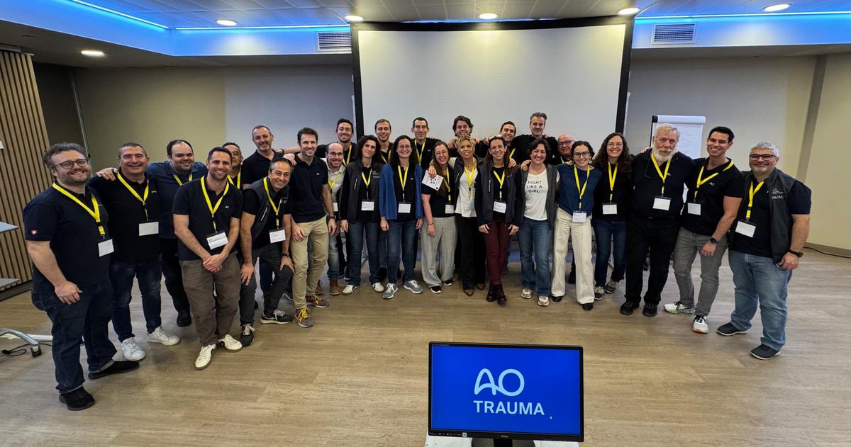 AO_spain's tweet photo. Cierra la primera parte de #AO_Week @AO_spain! Dos #CursosBasicos @secotsecot, un #CursoPersonalQuirofano @ao_orp y un #MastersShoulderandElbow!En total más de 250 participantes satisfechos con lo aprendido y con ganas de más! Un lujo!! Y todavía queda la segunda parte! Vamoos!💪 https://t.co/gHmSmZhJvo