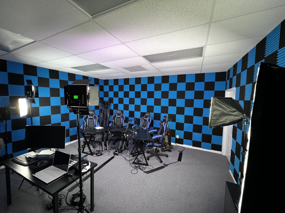 Meet William Battle, III '26

A junior Communication major at FSC, William landed an internship with CPS Investment Advisors. Drawing on his podcasting experience and the guidance of his professors, he's thriving in a rewarding role.

Learn more: bit.ly/4hAKmGy