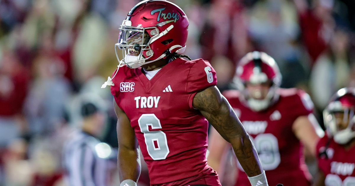 #AGTG I Am Blessed To Have Received An Offer From Troy University!
<a href="/jakeganus/">Jake Ganus</a> <a href="/MoodyFBall/">Moody Football</a> <a href="/DownSouthFb1/">Down South</a> <a href="/HallTechSports1/">Hall-Tech Sports</a> <a href="/CoachStaples2/">Coach Staples</a> <a href="/Coach_TD8/">TD</a> <a href="/CoachCampbell45/">Brandon Campbell</a> <a href="/Camwillis_/">Cam Willis</a> <a href="/TroyTrojansFB/">Troy Trojans Football 8x⚔️</a> <a href="/CoachBanks2008/">Gary Banks</a> @RivalsWardlaw