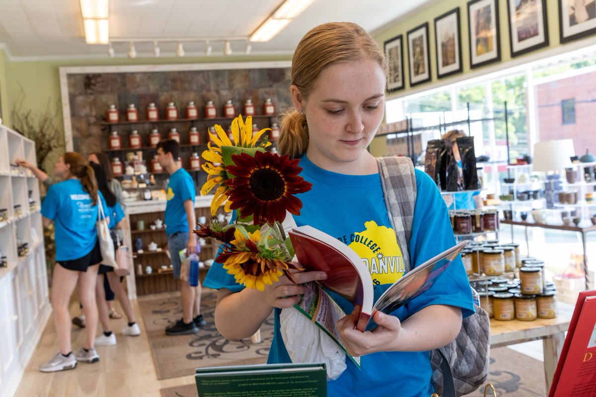 A new study released by the Association of Independent Kentucky Colleges and Universities (AIKCU) determined that Centre's economic impact on the region is nearly $143 million. 

Learn more here: centre.edu/news/study-cen…