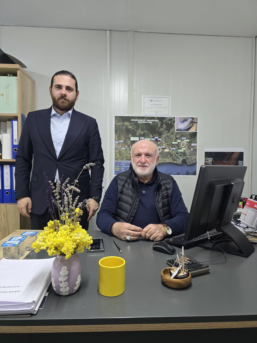 SakaT1909's tweet photo. Sevgili oğlum şantiye ziyaretiyle  bizi ziyadesiyle mutlu etti. Rabbim yolunu açık eylesin, zorlukları kolay kılsın. https://t.co/j9blojbWlU