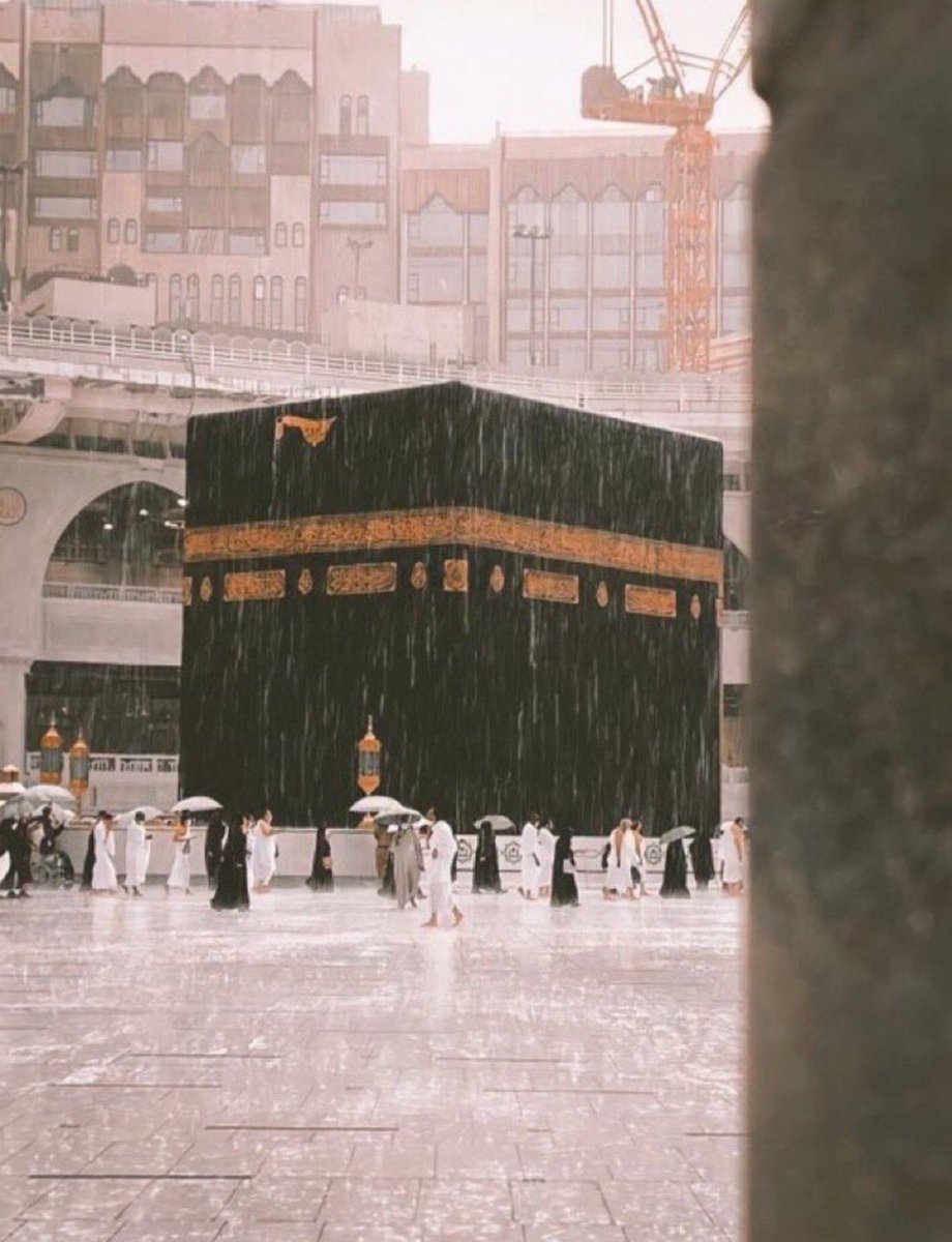 “Dua ettiğinizde çok isteyin çünkü vereceği hiçbir şey Allah'a ağır gelmez.”

|Hz. Muhammed s.a.v