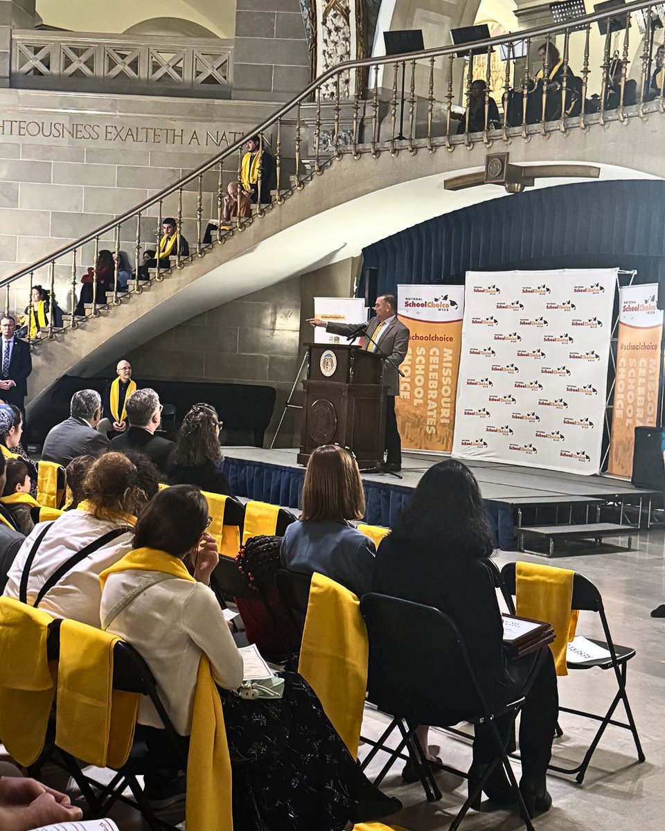 ITrustParents's tweet photo. This week, PSO #Missouri hosted our annual #CapitolDay with the @CEAMTEAM . Thank you to all the incredible parents and students who came out to advocate for #schoolchoice. https://t.co/SA7GHn520L