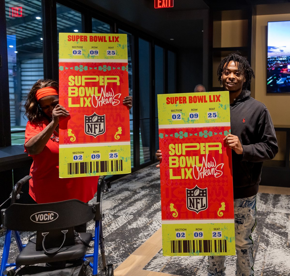 New Orleans Saints (@saints) on Twitter photo Special moment shared between Mrs. Benson and <a href="/DMarcojackson20/">D'Marco Jackson π¦
</a> as they surprised their friend and <a href="/OchsnerHealth/">Ochsner Health</a> patient, Josh, with Super Bowl LIX tickets for him and his grandmother π«Ά
πΈ: neworlns.co/40X7nhB Special moment shared between Mrs. Benson and <a href="/DMarcojackson20/">D'Marco Jackson π¦
</a> as they surprised their friend and <a href="/OchsnerHealth/">Ochsner Health</a> patient, Josh, with Super Bowl LIX tickets for him and his grandmother π«Ά
πΈ: neworlns.co/40X7nhB