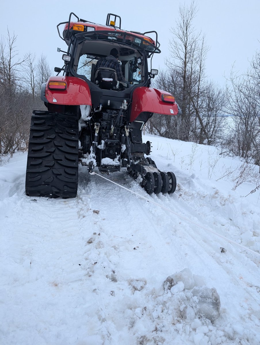 Sorry but our groomer developed a slight problem last night. As a result most our trail system will not be groomed this weekend. Thanks to district five for helping out with grooming some of it. And to those volunteers and delta who helped get groomer out to road