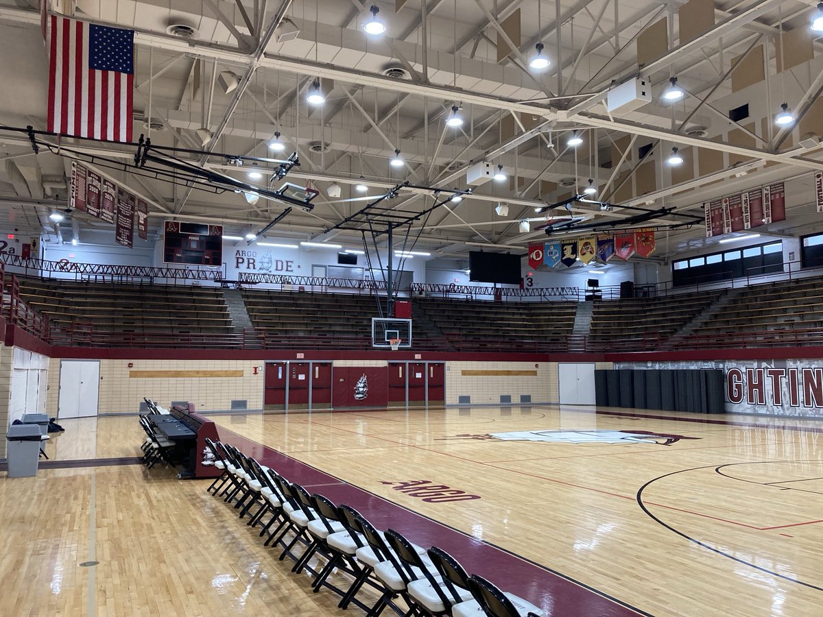 E_RODRIGUEZ_IG's tweet image. Let’s do this 🏀 Hoops, food, friends and fun tonight! Got some Argo gear too 😎 #ArgoAlumniNight 2025 #ArgoClassof85 #GoArgo