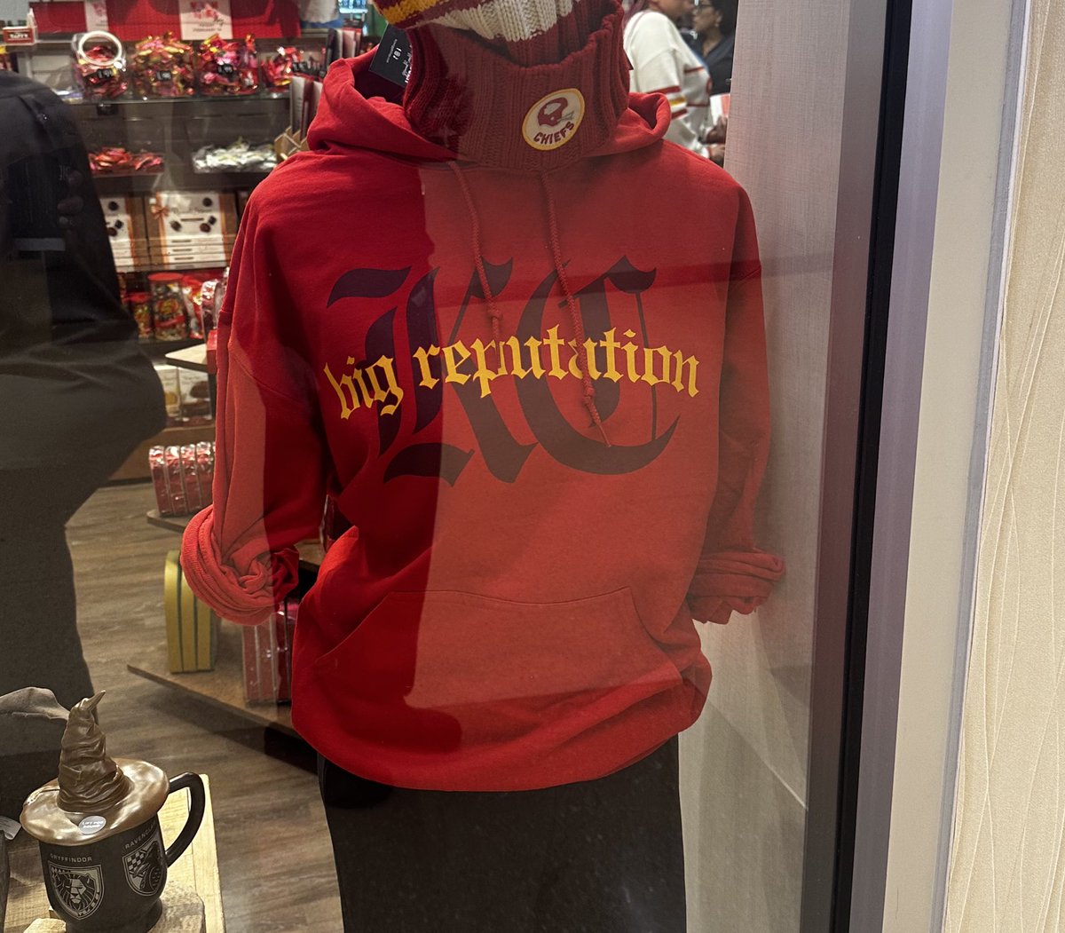 swifferwins's tweet image. GOD KC IS SO UNSERIOUS… should i get it….