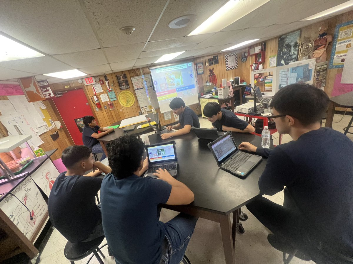 LydiaMtzDTOY's tweet photo. Testing with technology using @Kahoot @misd_weRscience @CHdzRivera @annvega @IandGCenter @McAllenISD @gutiexfer https://t.co/xjSiDJJu1n