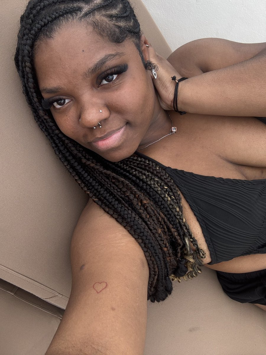 brionee✨ tweet media