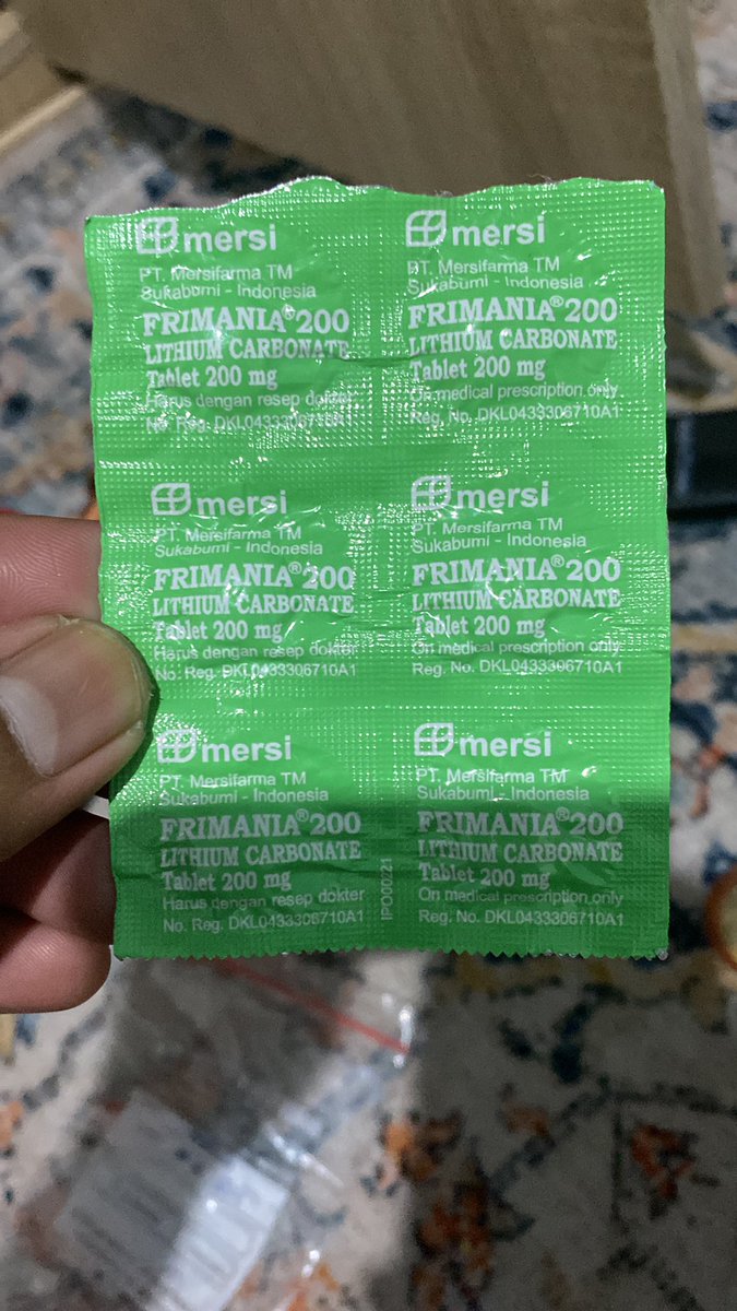Thank you frimania, tidur ku nyenyak. Biasa ke bangun vivid dream, sekarang sudah tida. Oiya ni belom minum obat jadi masih melek, abis tweet ini kayaknya sung ae lah