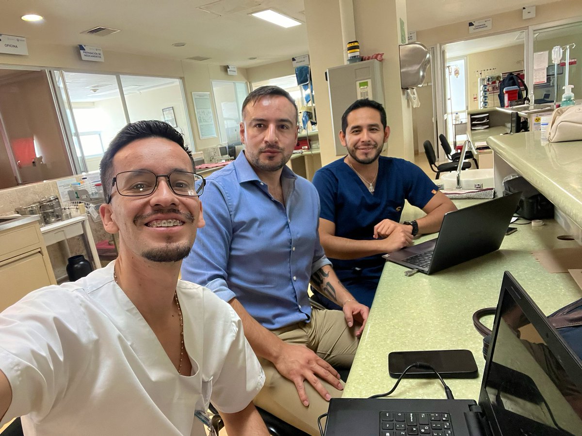 OrlandoRPN's tweet photo. Aquí afinando los últimos detalles de un trabajo de Investigación en Ventilación Mecánica, esta vez sobre Enfermería , siempre en la UCI, un ojo a los pacientes y otro al paper… #HGSJR #AVENTHO 🫁 https://t.co/uohXcRoYMJ
