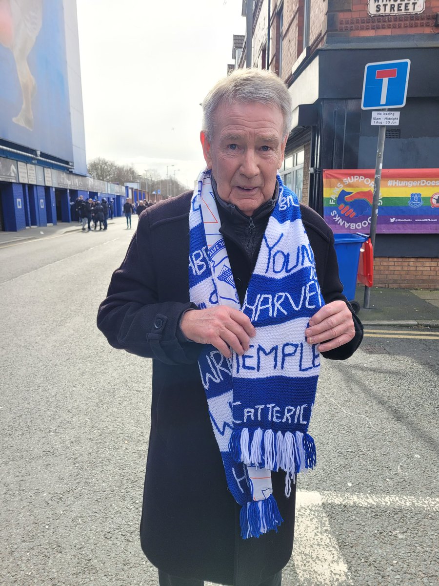 FANS SUPPORTING FOODBANKS #RightToFood (@sfoodbanks) on Twitter photo Saturdays at 3.00pm at Goodison Park.....
What's not to like ???
The usual suspects will be in situ from 12.00 until KO, support the Foodbank,get behind <a href="/The1878s/">The 1878s</a> display and roar the #Toffees to victory <a href="/melharvey72/">melanie harvey</a> <a href="/ALANMYERSMEDIA/">Alan Myers</a> Saturdays at 3.00pm at Goodison Park.....
What's not to like ???
The usual suspects will be in situ from 12.00 until KO, support the Foodbank,get behind <a href="/The1878s/">The 1878s</a> display and roar the #Toffees to victory <a href="/melharvey72/">melanie harvey</a> <a href="/ALANMYERSMEDIA/">Alan Myers</a>