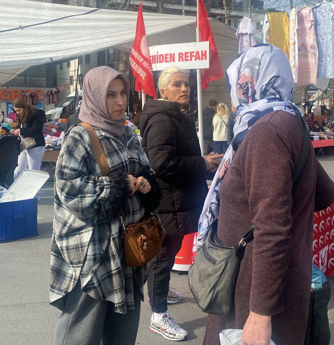 refahkadinist's tweet photo. Yeniden Refah Partisi İstanbul İl Kadın Kolları olarak; Üye çalışmalarımıza hız kesmeden Beylikdüzü ilçemizde devam ediyoruz...

 İl ve ilçe teşkilat mensuplarımıza, Yeniden Refah Partimize teveccüh gösteren ve Üye olarak destek veren değerli Halkımıza teşekkür ediyoruz. https://t.co/ne8DuZlT5d