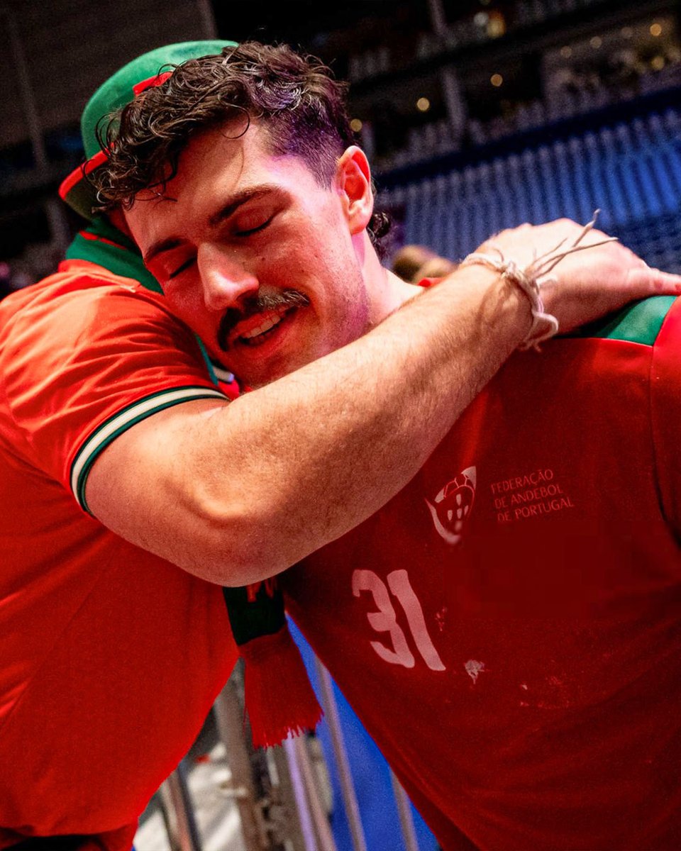 Caíram de pé, frente aos melhores do mundo. Que orgulho tremendo nesta equipa e nos nossos leões!