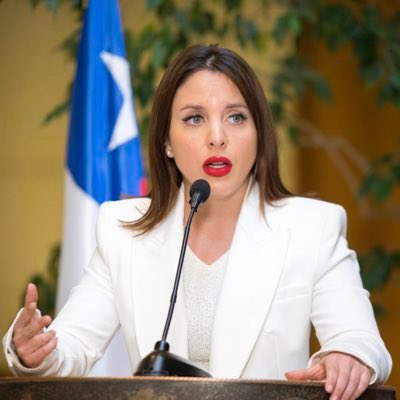 La Camila Mussante es otra diputada zurda que no es ningún aporte al país, solo se dedica a acaparar las cámaras, para hacer presencia, la miserable es ella 👇🏻