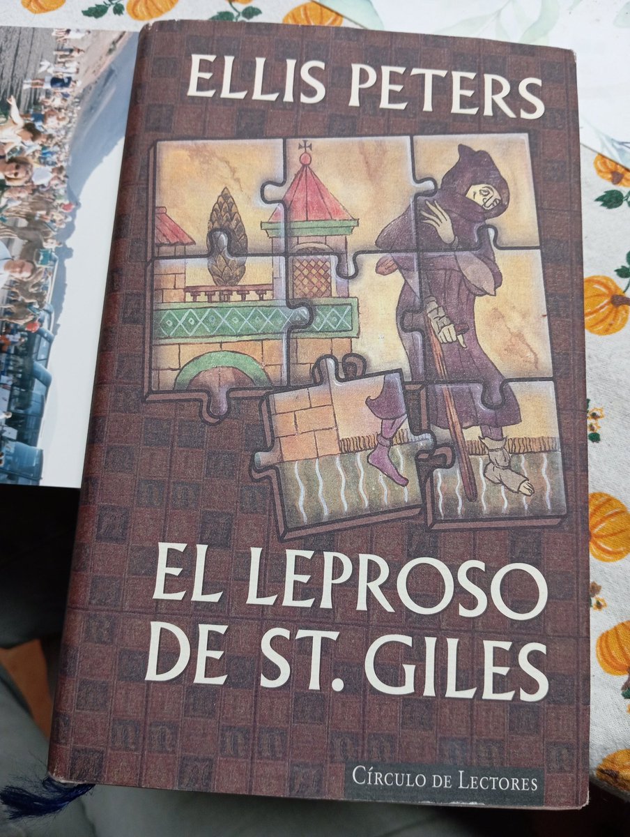 ghiramaita's tweet photo. Atención! ⚠️
Hoy he comprado un libro de segunda mano en la tienda Reread de Vitoria y dentro estaba esta foto de hace 28 años.
Agradecería mucho los RTs para encontrar a las personas de la foto y devolvérsela
Gracias ~ https://t.co/lvkzFEPJXS