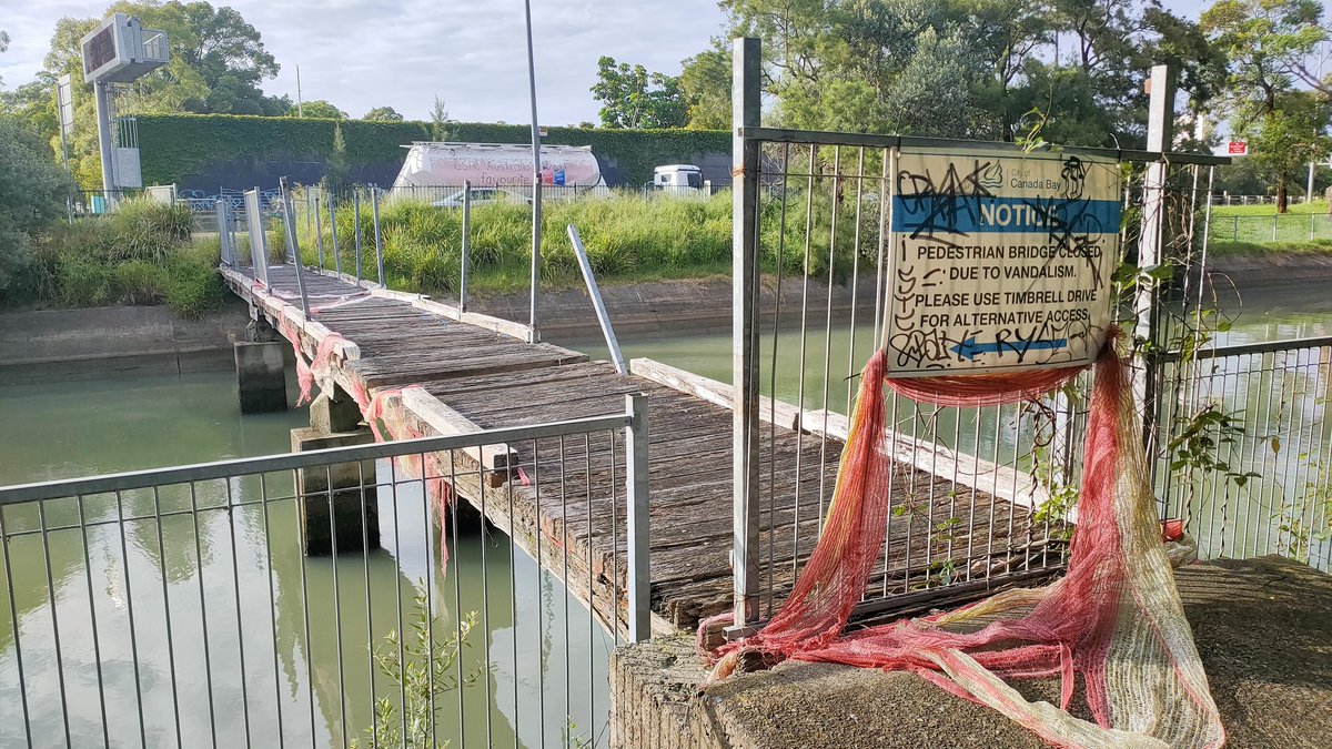JohnTheTechGuy's tweet photo. This footbridge from Timbrell Park, over Iron Cove Creek, to Dobroyd Parade in Five Dock/Haberfield has been out of action for quite some time. @CanadaBay https://t.co/NYm6CSfXub https://t.co/asFsNa9SaB