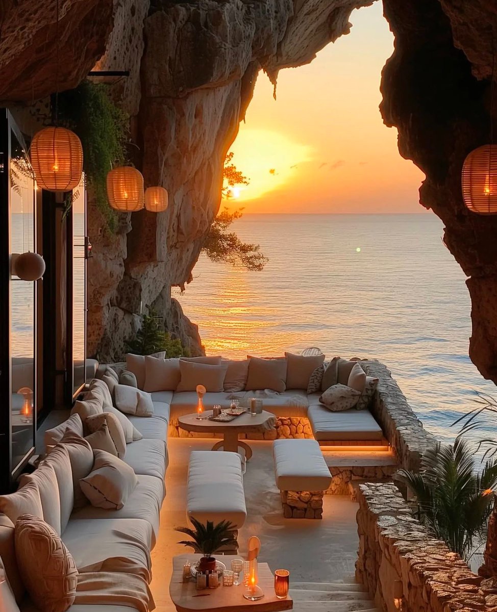 W0rld2026's tweet photo. Capri, Italy https://t.co/eGzTXepBr8