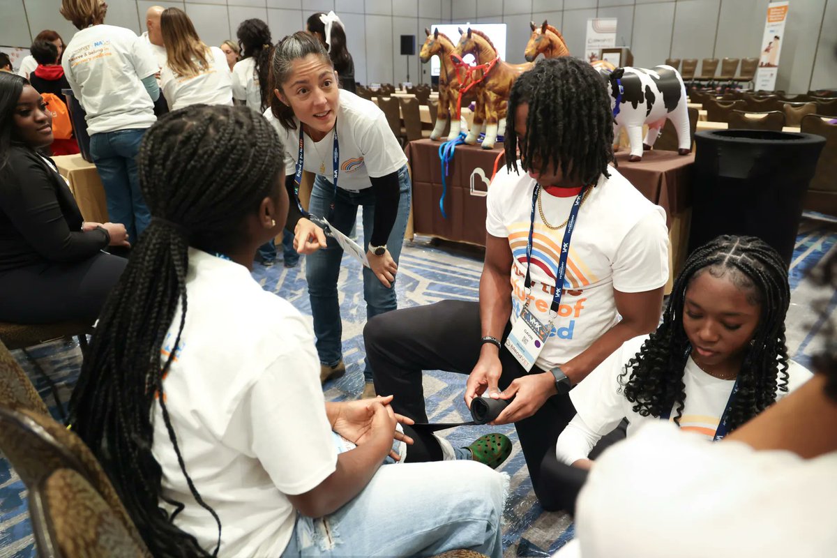 #NCStateVetMed was well-represented at #VMX2025  this week. Our Dr. Liara Gonzalez <a href="/GonzalezLabNCSU/">Gonzalez Lab</a> participated in the Believe &amp; Belong Pathway Session that exposed middle school and high school students to large-animal veterinary medicine. News: orlandosentinel.com/.../students-g… #vmx2025