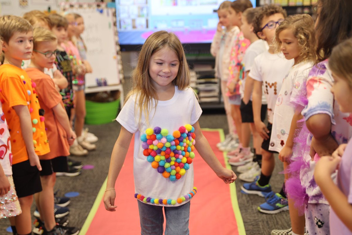 TVSknights's tweet photo. Today marked our 100th day of school, and the Lower School celebrated in style! Our first-graders put on a fashion show featuring outfits with 100 of their favorite things, the excitement was everywhere! Even the teachers got in on the fashion fun! 

#knightsforlife #100days https://t.co/XTUEXbIdju