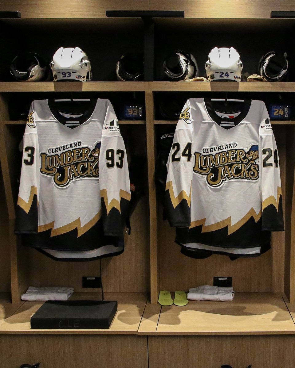 monstershockey's tweet photo. oh my 🤩

30 years never looked so good 🗓️ 

@RMFieldHouse | #JacksAreBack https://t.co/H667Eo47IE
