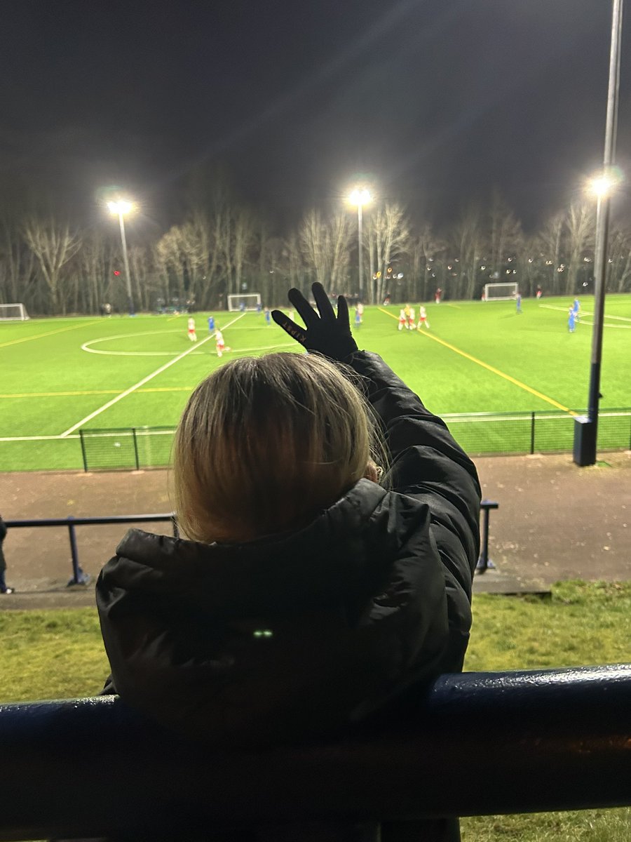 The Jay Gibb fan club under the <a href="/CmilkComFoot/">Castlemilk Community Football Trust</a> lights on a Friday night 🥰❤️🤍watching <a href="/clydebankfc/">Clydebank FC</a> take the victory 👏🏻