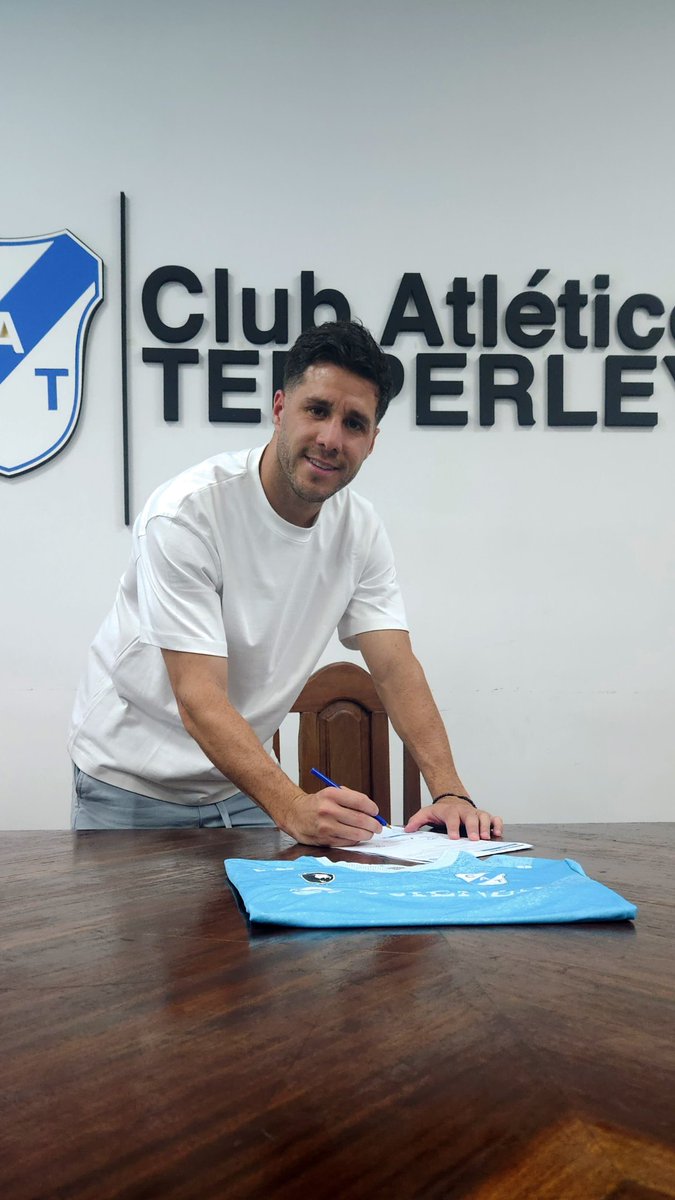 ¡BIENVENIDO FEDERICO MILO! ⛽️💙

✍️🏻 Federico Milo puso la firma y se convirtió en el onceavo refuerzo de Temperley para 2025.

🔙 El lateral izquierdo de 33 años viene de competir en la máxima categoría del fútbol argentino junto a Independiente Rivadavia de Mendoza.