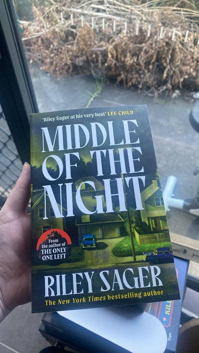 Middle of the Night by Riley Sager in the small paperback is the ugliest cover and it’s genuinely making me upset lmao

 I wanted the cool green text not the muted cover with a PERMANENT STICKER 😭😭😭