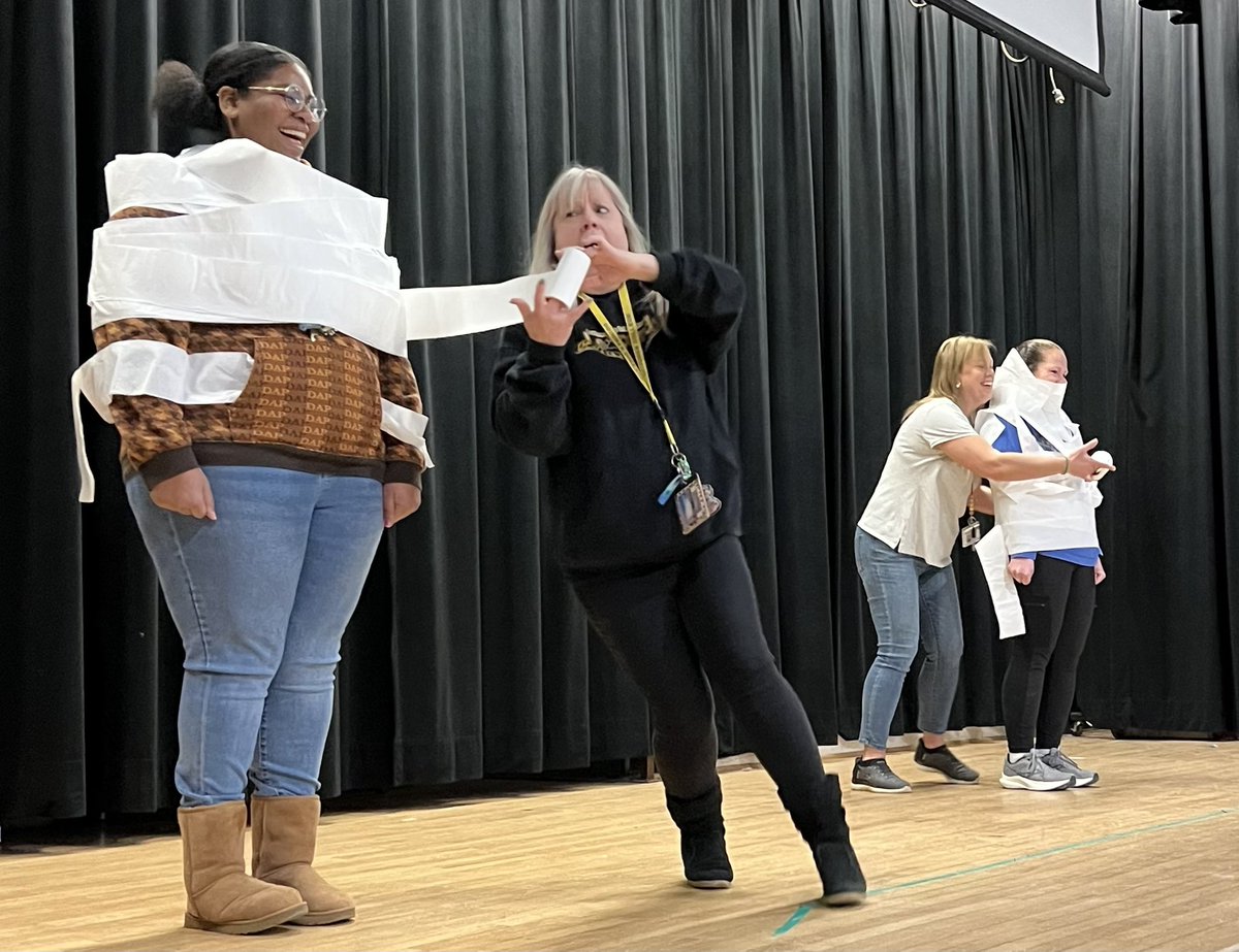 Mr_McComb's tweet photo. Last week we held our Mid-Year Celebration at @Lutherville_Lab. We honored student growth, enjoyed student performances, and laughed along with staff competitions. 

#MindsOnWholeHeartsAllIN!#FindingJoy https://t.co/E1Epr8uAE4