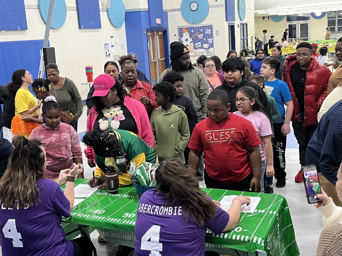 LCSJackets's tweet photo. 📚 Charles Elementary kicks off the 100 Book Challenge to inspire a love for reading! 📖✨ #100BookChallenge #ThriveInTheHive #CEESReads https://t.co/7YRdZom278