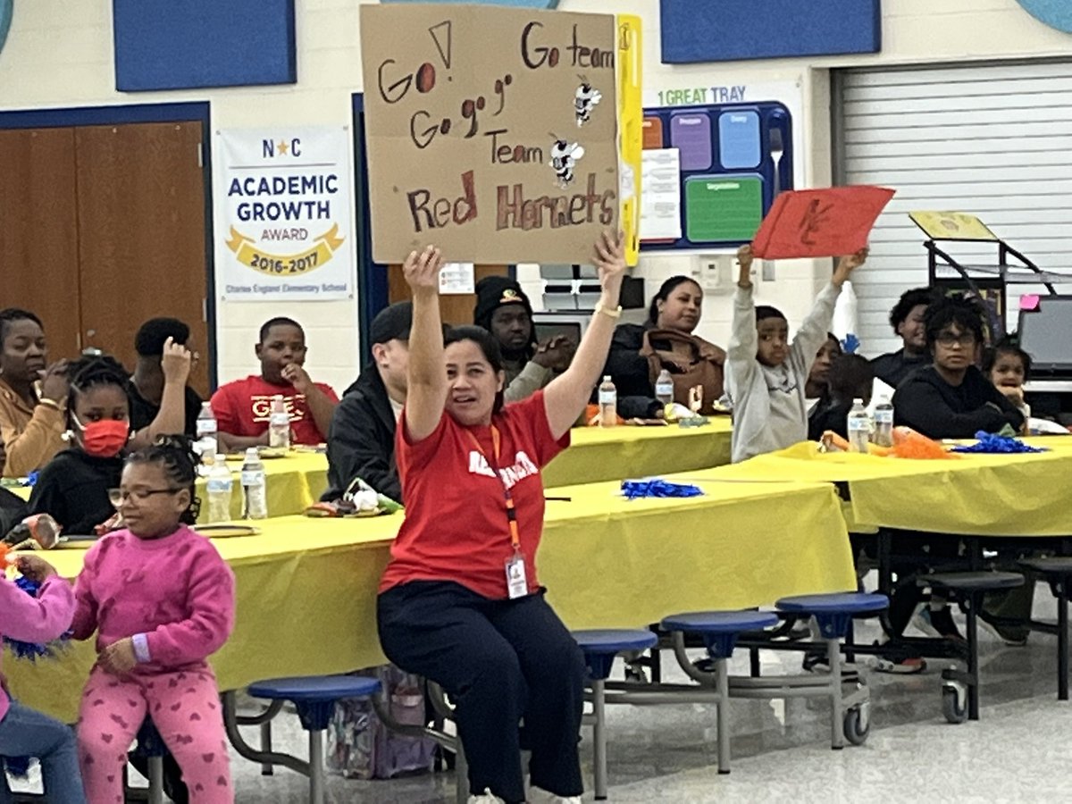 LCSJackets's tweet photo. 📚 Charles Elementary kicks off the 100 Book Challenge to inspire a love for reading! 📖✨ #100BookChallenge #ThriveInTheHive #CEESReads https://t.co/7YRdZom278