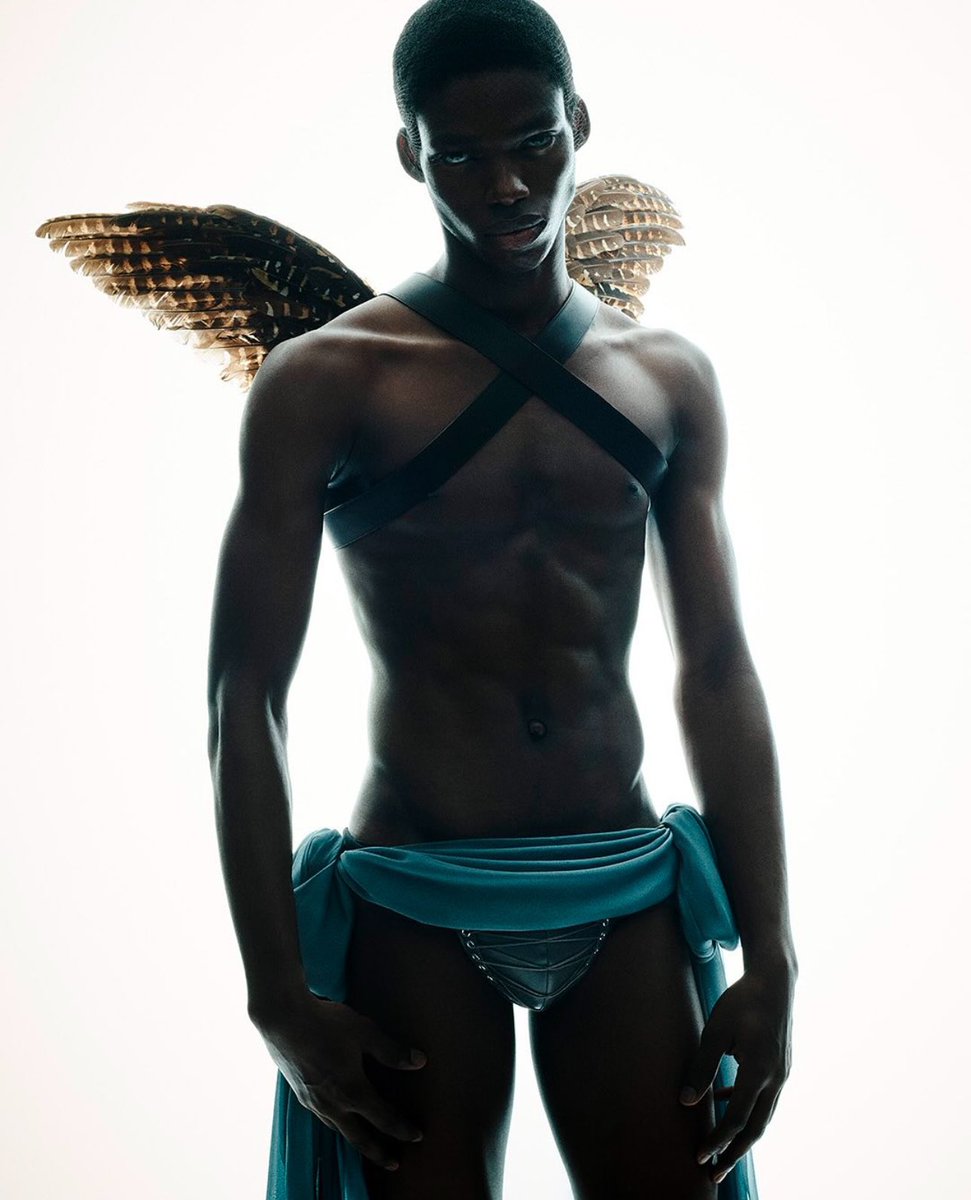 itboytrendsnyc's tweet photo. Alexx Kosi in “Le Naufrage” by Ludovic de Saint Sernin for Jean Paul Gaultier Haute Couture. https://t.co/nYMHnBj6tq