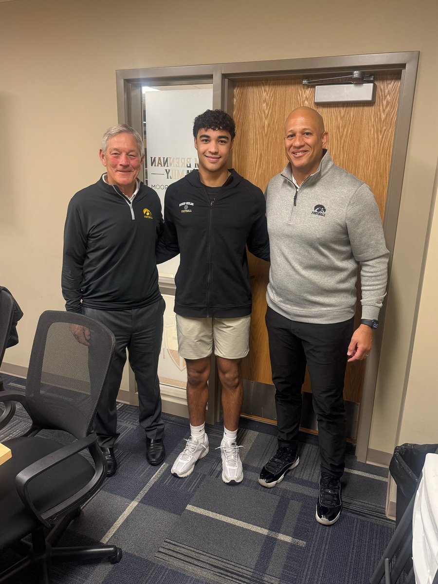 Kasen Thomas (@kasenthomas3) on Twitter photo Thank you to Coach Ferentz, <a href="/CoachSWallace/">Seth Wallace</a> , and <a href="/LeVarWoods/">LeVar Woods</a> for stopping by to talk to me and my family this morning. It was good to see you guys again. Go hawks 🐤! Thank you to Coach Ferentz, <a href="/CoachSWallace/">Seth Wallace</a> , and <a href="/LeVarWoods/">LeVar Woods</a> for stopping by to talk to me and my family this morning. It was good to see you guys again. Go hawks 🐤!