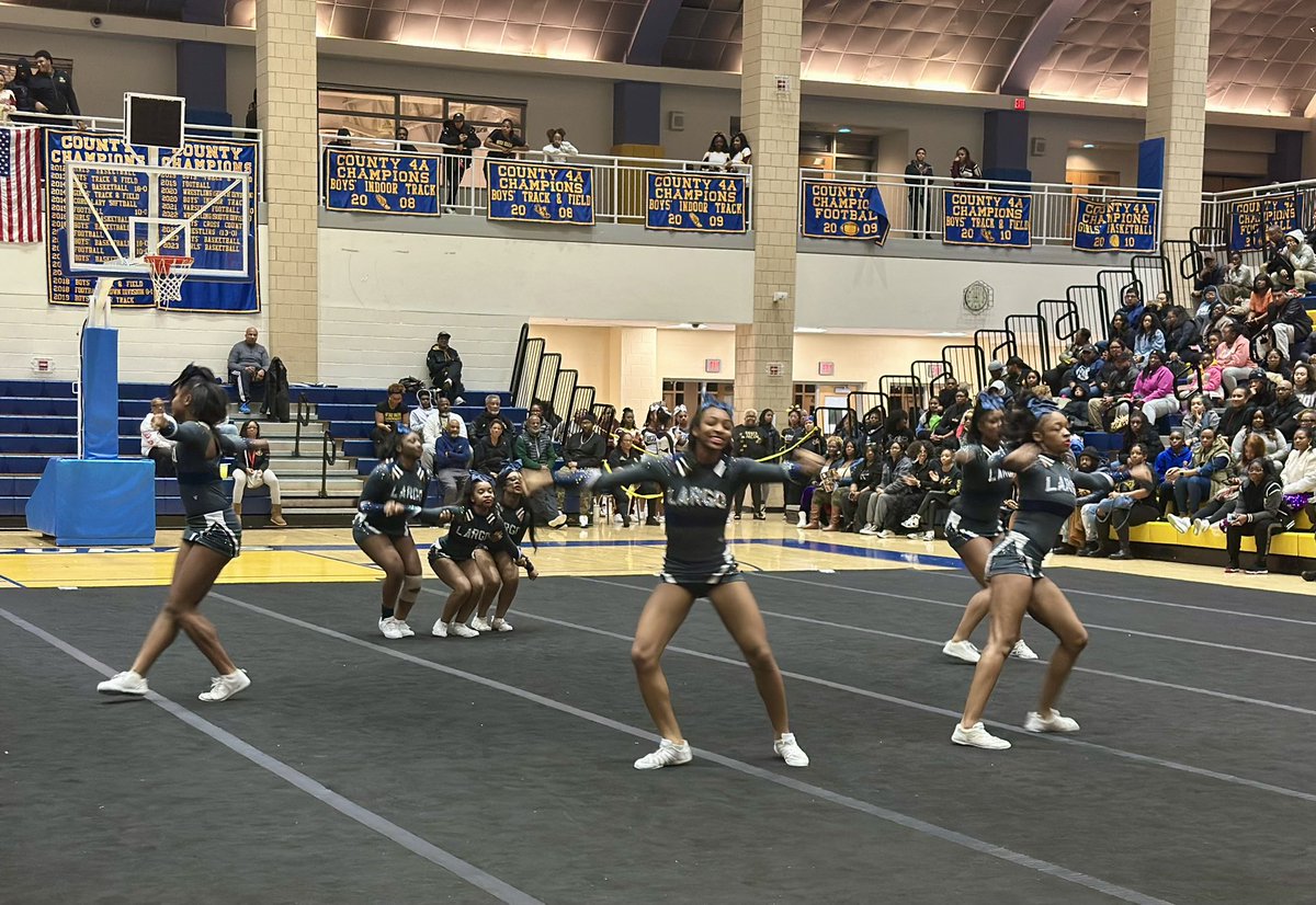 Our cheerleaders put on an excellent performance at tonight’s County Championships. We’re waiting for the results. 📣 🦁