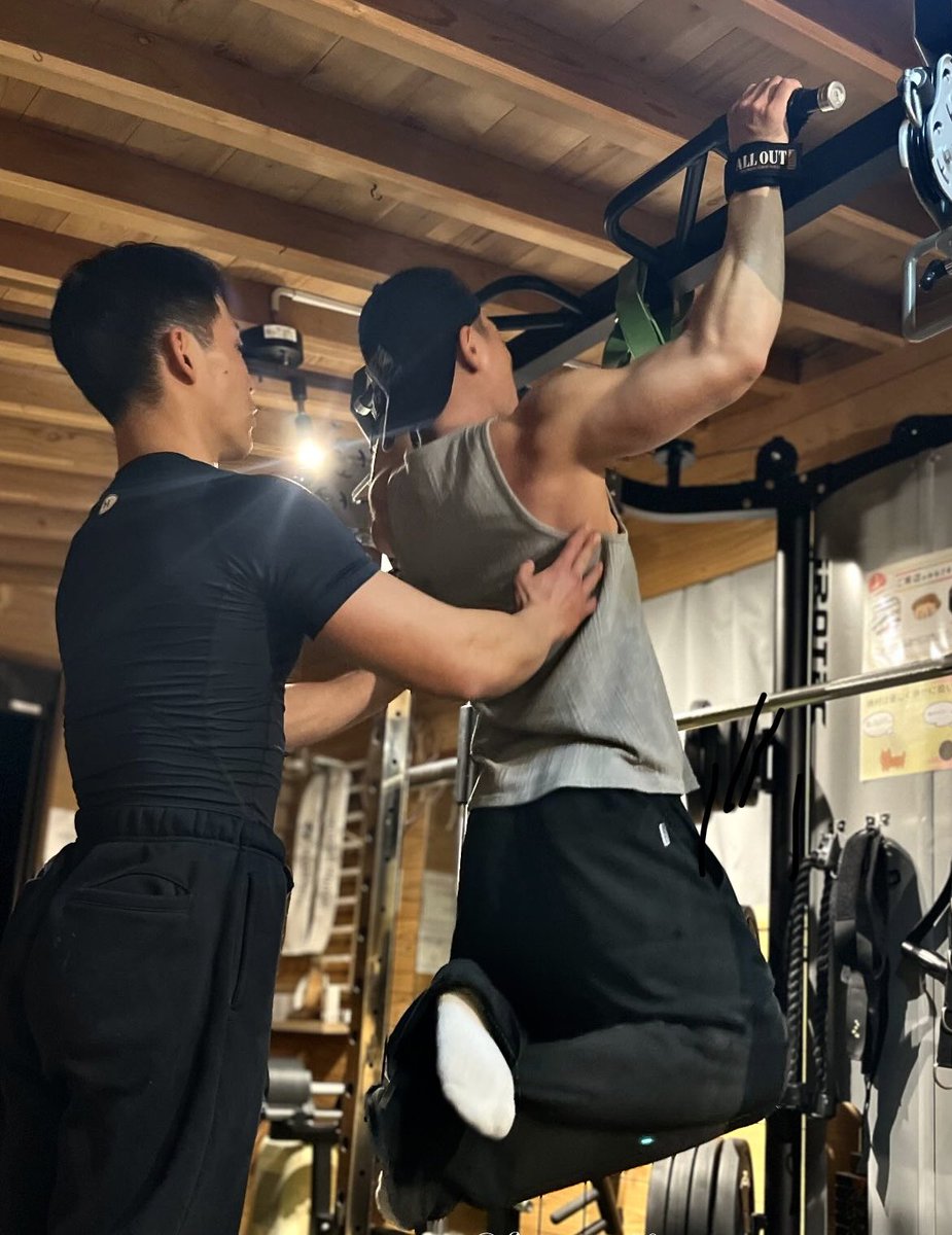 重力に逆らうのってきついよね笑