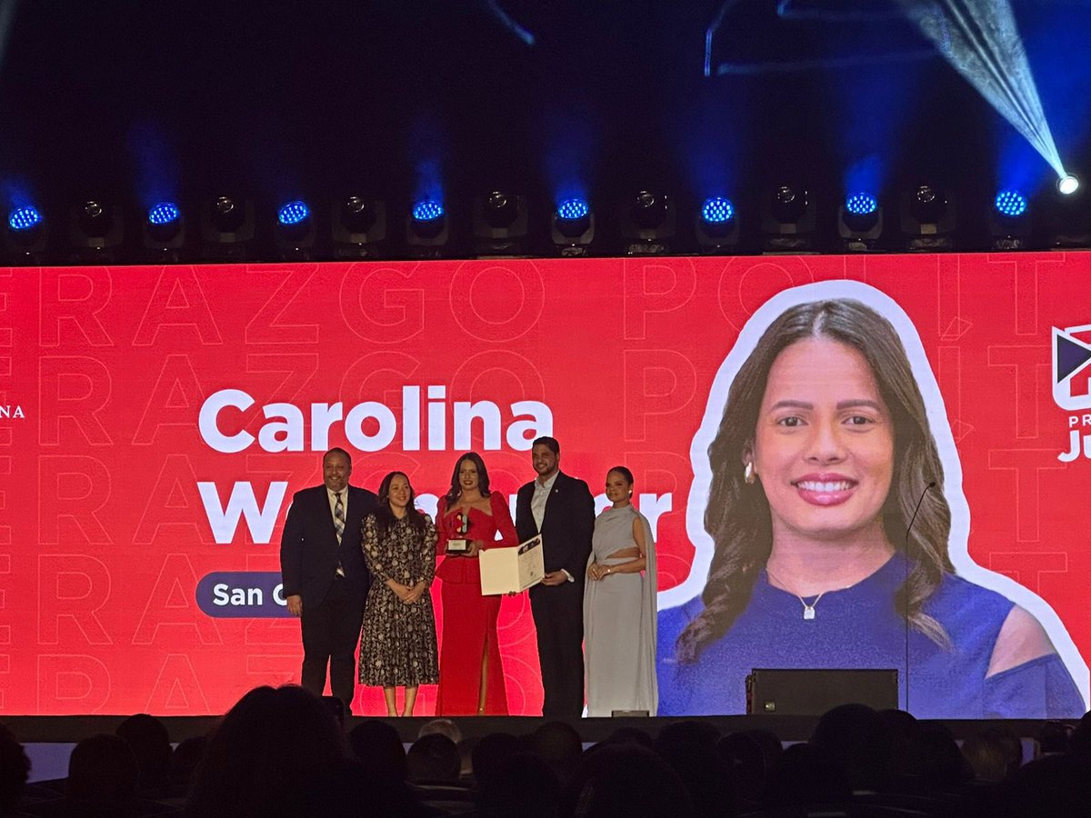 Felicidades, <a href="/CarolinaWegB/">Carolina Wegmuller</a>, por este reconocimiento más que merecido (Premio Nacional de Juventud, renglón Liderazgo Político). Este logro es el resultado de tu arduo trabajo, visión y dedicación en todo lo que haces. Los que te conocemos sabemos de la pasión que le pones a todo