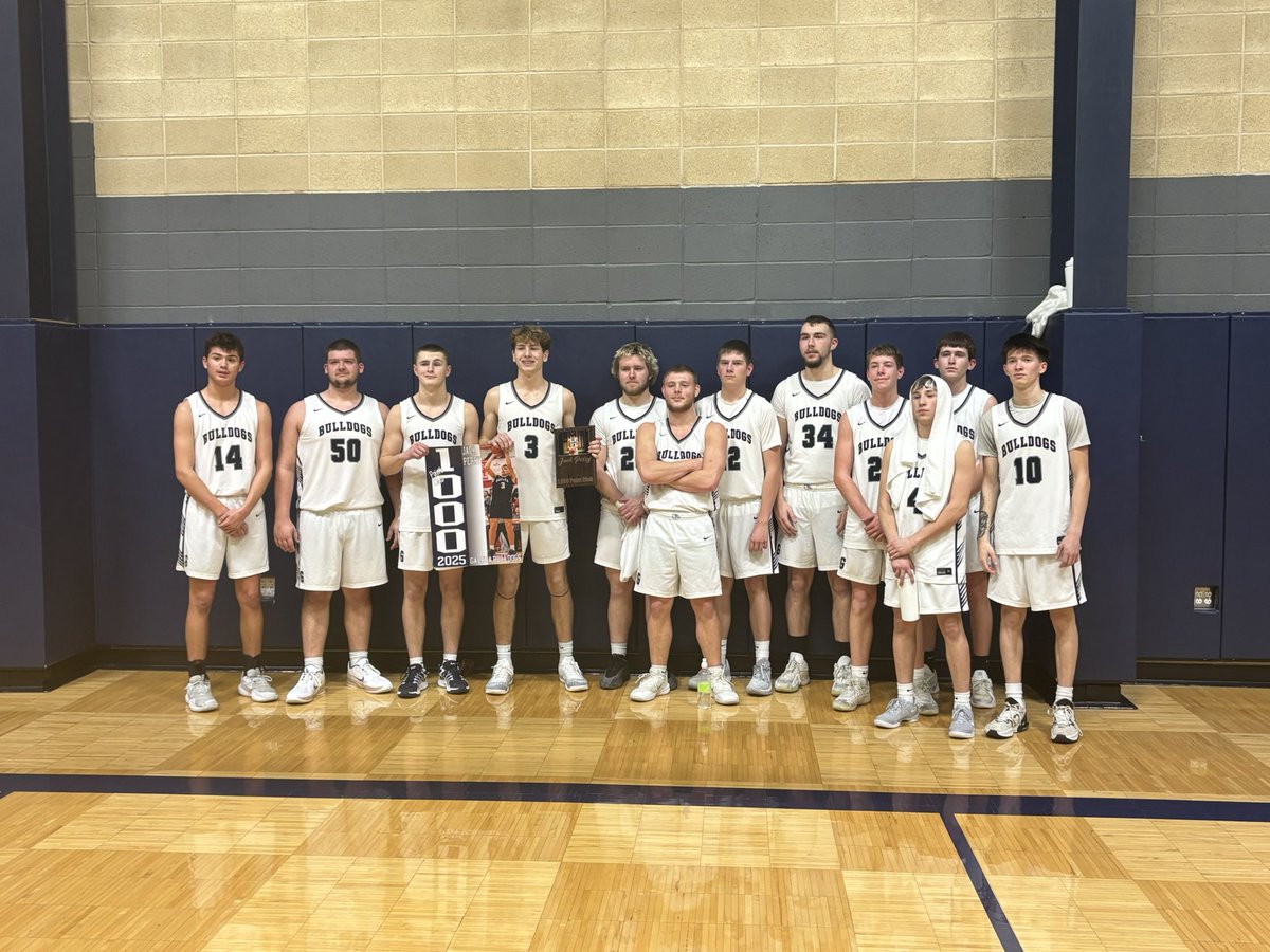 GalenaBulldogs's tweet photo. Jack Perry scores his 1000th point. Congratulations!! https://t.co/5yU4LMrFDR