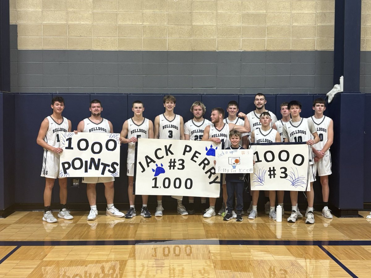 GalenaBulldogs's tweet photo. Jack Perry scores his 1000th point. Congratulations!! https://t.co/5yU4LMrFDR