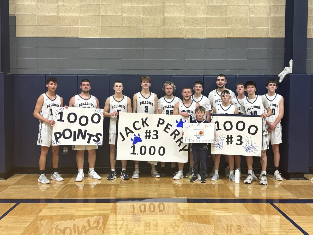 GalenaBulldogs's tweet photo. Jack Perry scores his 1000th point. Congratulations!! https://t.co/5yU4LMrFDR