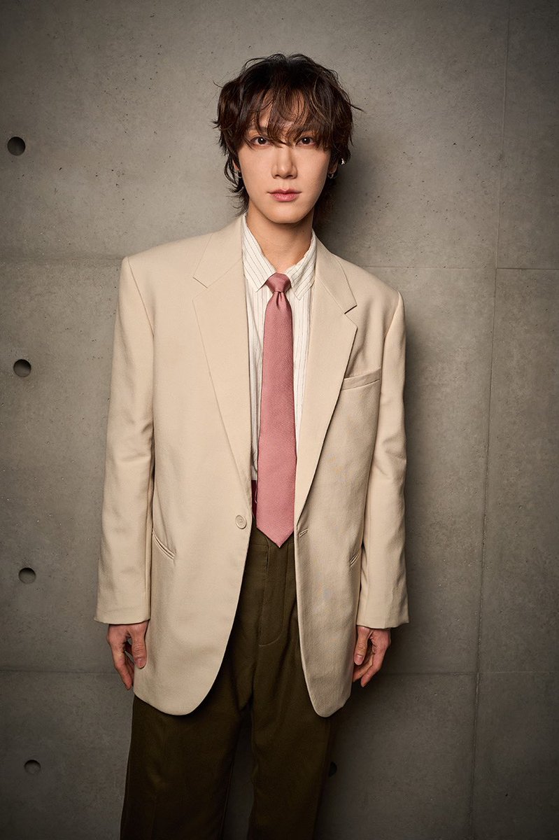 TheConsDom's tweet photo. TEN แอมบาสเดอร์ของ Saint Laurent
ที่พิ่งไปร่วมงานแฟชั่นวีกที่ปารีส
แค่เป็นเตนล์ก็ 100000/10 ออร่าจับมากก🥹✨
#TEN #TENxSaintLaurent #SaintLaurentxTEN #TheConsDom https://t.co/TiHm5Ou45U