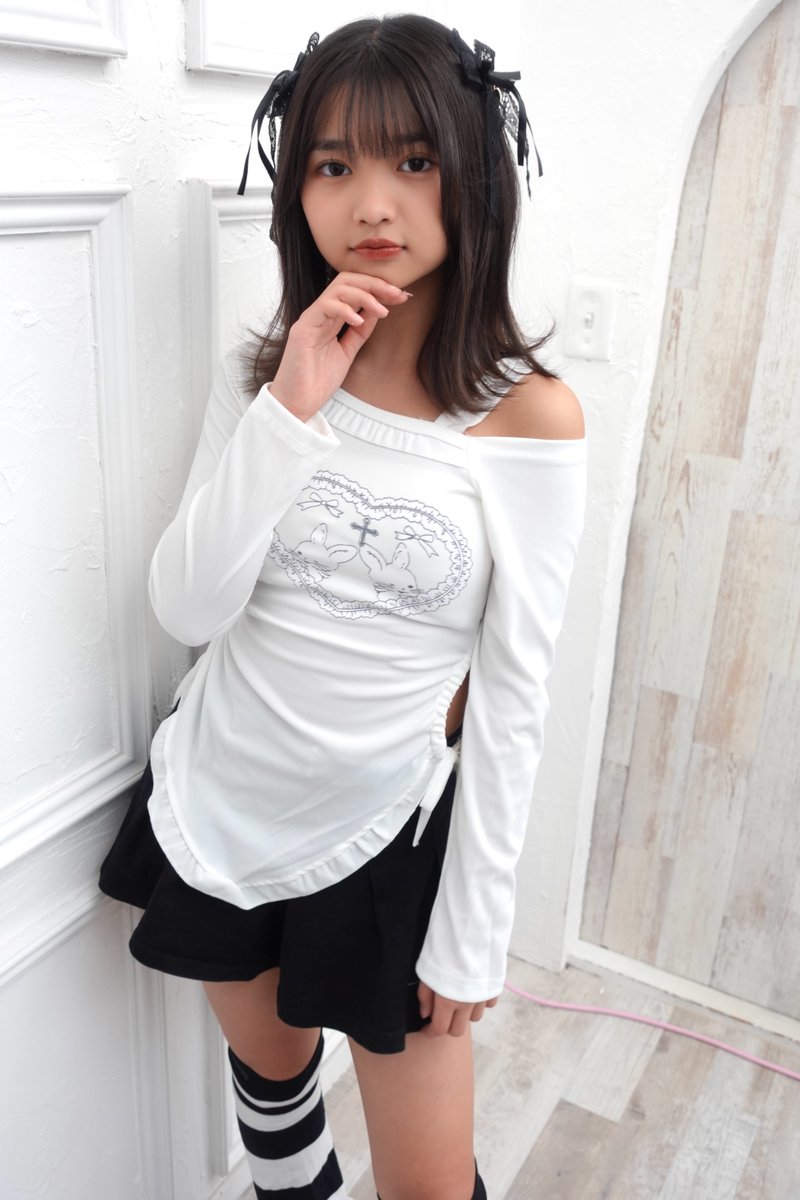 えまえまちゃん。セッション撮影にて。クールな表情もあれば、無邪気な