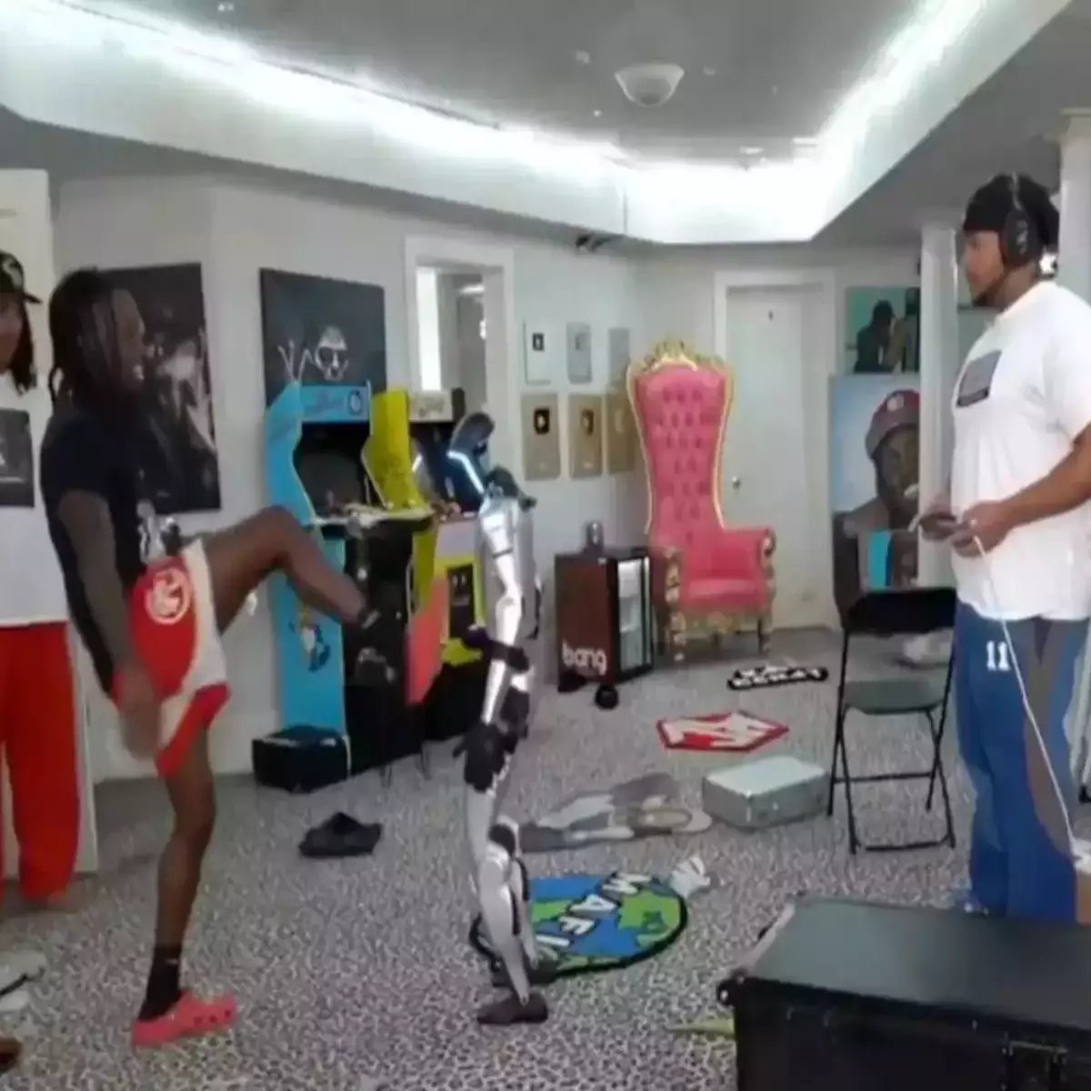 ShopFlockkas's tweet photo. @AbdulTheRobot You the goat 

#kaicenat #twitch #streamers #Robot #abdulkaicenat https://t.co/iEtGIekG9z