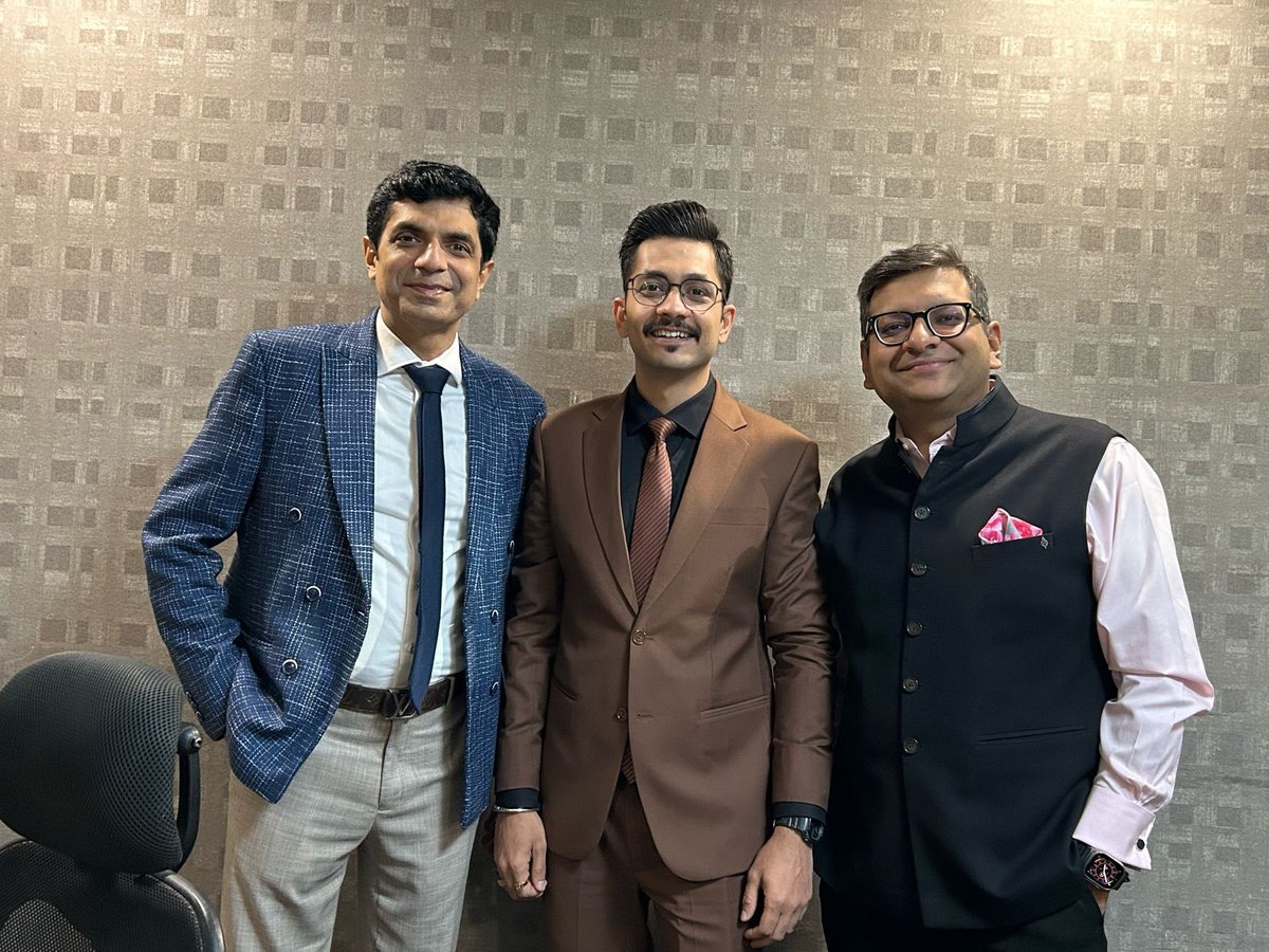 Ashish_4vedi's tweet image. #AnilSinghvi #BudgetOnZee