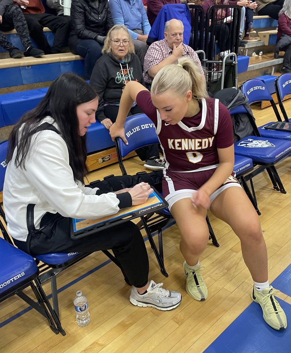 That’s our Captain in game coaching and making sure she’s doing all she can to secure a win. That’s what #KCFamily is all about. 🦅🏀❤️ #ForMo