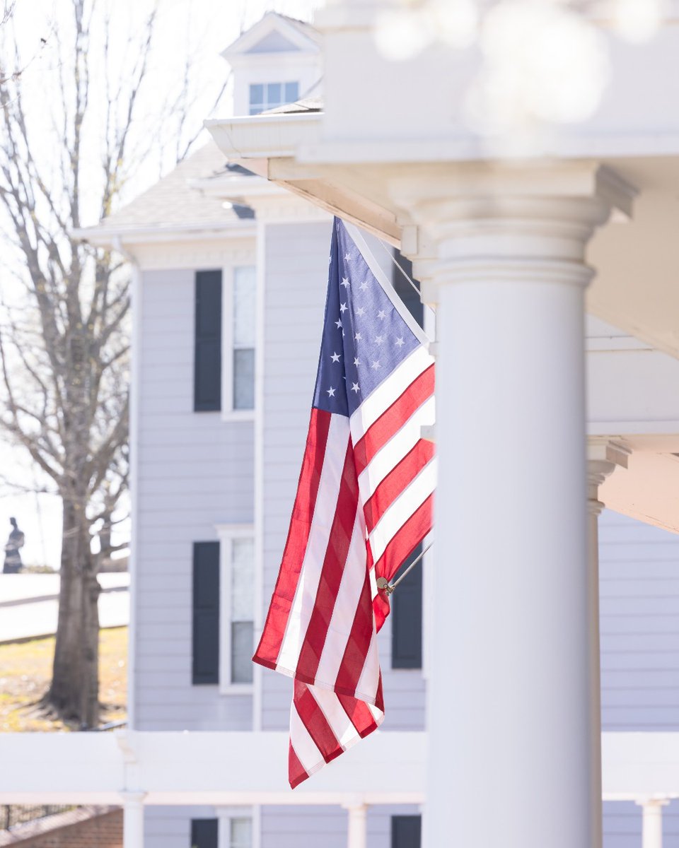 Dallas Baptist University tweet media